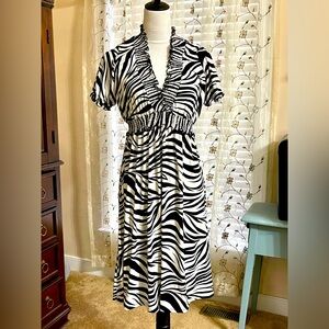 Enfocus Studio Black and White Patterned Dress